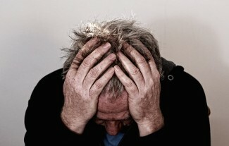 Wut ist ein herausforderndes Symptom für Depressionen, insbesondere wenn sie konstant, extrem und schwächend sind. Erfahren Sie mehr über Wut als Symptom einer Depression.