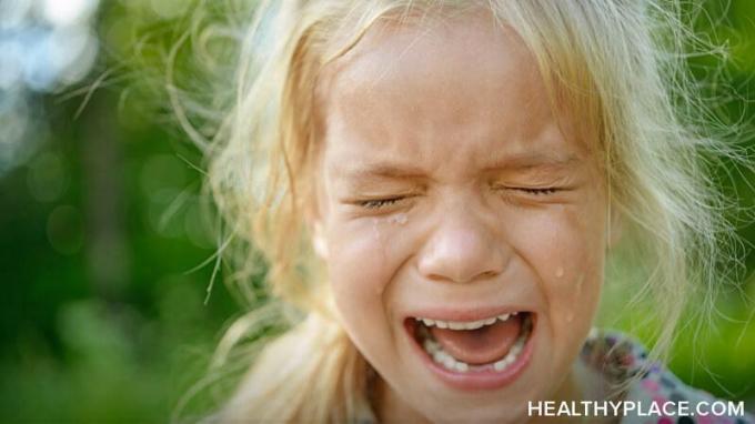 Es scheint unmöglich, Kindern mit einer Störung der Stimmungsdysregulation Selbstregulierung beizubringen. Schließlich ist die Unfähigkeit, sich selbst zu regulieren, ein Symptom für DMDD. Es gibt jedoch Strategien, mit denen Eltern Kindern Selbstregulierung beibringen können. Erfahren Sie mehr über eines bei HealthyPlace.