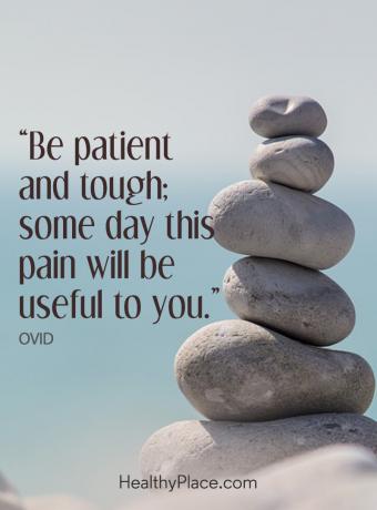 Positivitätszitate helfen uns, stark zu bleiben - Sei geduldig und zäh: Eines Tages wird dieser Schmerz für dich nützlich sein.