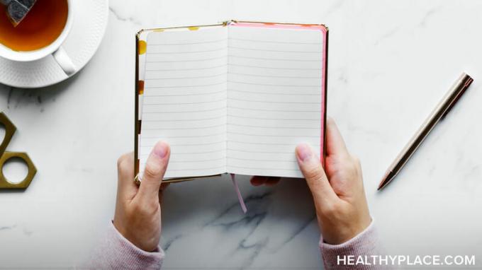 Mithilfe eines Tagebuchs mit Lebensmitteln und Stimmungen können Sie feststellen, welche Lebensmittel Ihrer geistigen Gesundheit und Stimmung helfen und sie beeinträchtigen. Lesen Sie mehr und laden Sie eines von HealthyPlace herunter.