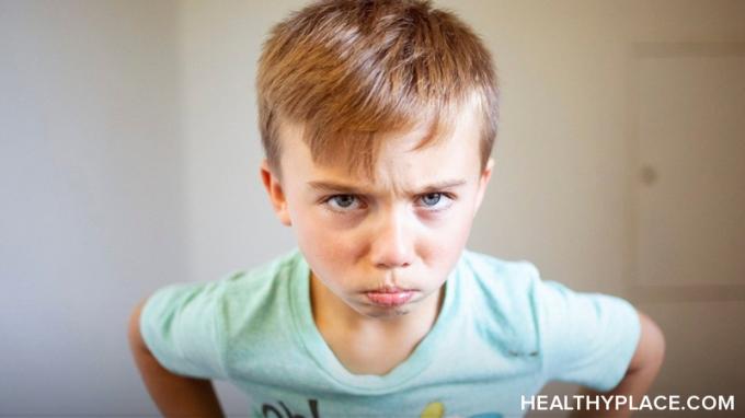 Diese fünf Tipps für die Erziehung eines willensstarken Kindes können Ihnen dabei helfen, Machtkämpfe, Sturheit und Wutanfälle zu minimieren. Lesen Sie sie auf HealthyPlace.