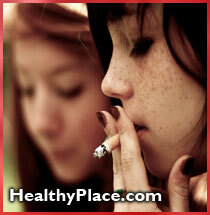 Wissenschaftler, die vom NIMH und der NIDA unterstützt werden, haben dokumentiert, dass chronisches Zigarettenrauchen während des Rauchens auftritt Adoleszenz kann die Wahrscheinlichkeit erhöhen, dass diese Teenager frühzeitig eine Vielzahl von Angststörungen entwickeln Erwachsensein. Weiterlesen.