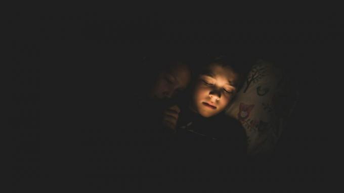 Gutenachtgeschichten: Schlaf Routine Herausforderungen für ADHS-Kinder