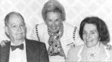 Mary Baker (Mitte) mit R. Brinkley und Adele Smithers im Jahr 1992