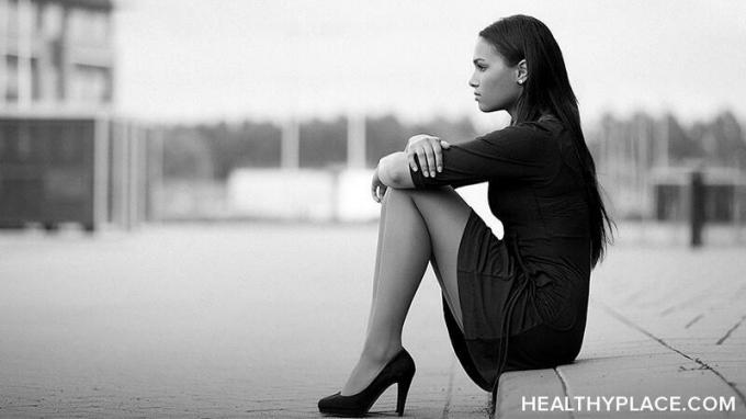 Zu wissen, wie viel Zeit für uns alleine gesund ist, wird wichtiger, wenn wir uns von psychischen Krankheiten erholen. Wie viel Zeit alleine ist für dich gesund? Lerne hier.