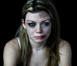 Bild einer misshandelten Frau